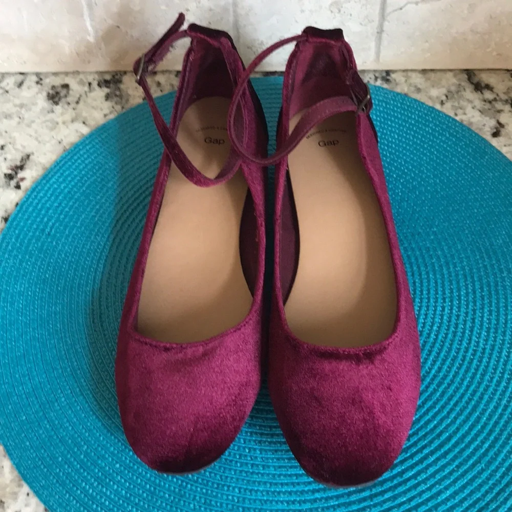 Gap Women's Velvet Ankle Tie Flats in Wine